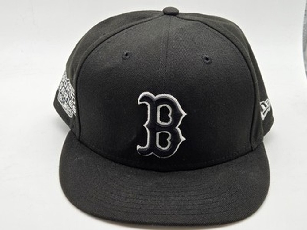 New Era Boston Red Sox 2004 World Series Championship 59FIFTY Fitted Hat...